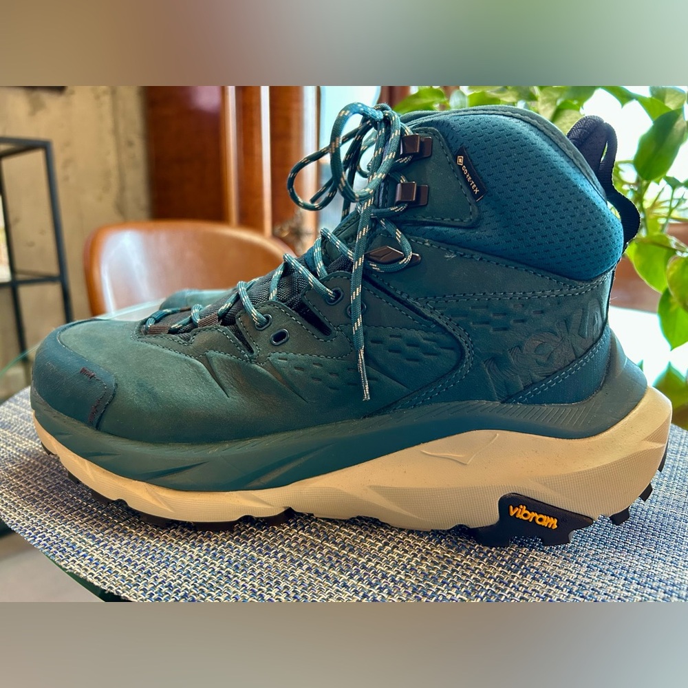 NWOT Hoka GTX Hiking boots in Teal